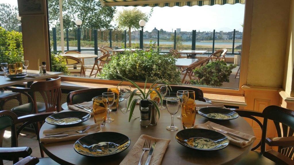 Logis Hotels - Au Poisson D'Argent - Hotel 3 Etoiles Et Restaurant Le Mesnil-en-Vallee Luaran gambar