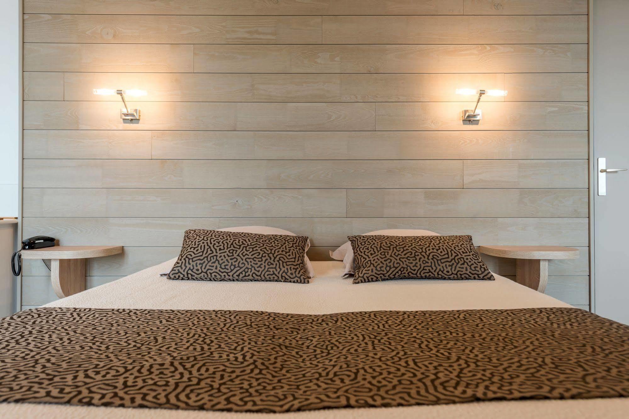 Logis Hotels - Au Poisson D'Argent - Hotel 3 Etoiles Et Restaurant Le Mesnil-en-Vallee Luaran gambar